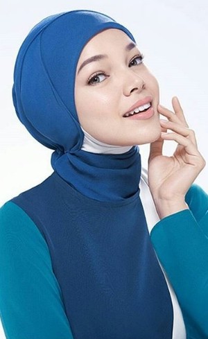 Step by Step Makeup Flawless Dewi Sandra