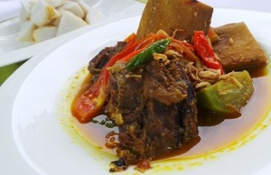 Sedapnya Pindang Iga dan Oseng Iga Berbumbu Tradisional (1)