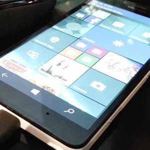 Windows 10 Lumia 950 Dipatok Rp 9 Juta