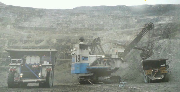 OJK Bisa Terbitkan Aturan Supaya Freeport Jual Saham ke Bursa