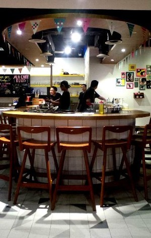 Santap Okonomiyaki di Restoran Bernuansa Edgy Okirobar, Grand Indonesia