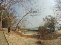 Dari informasi yang didapat, Pulau Bulat dimiliki keluarga mendiang Presiden Soeharto. Walaupun begitu, pulau ini tetap terbuka untuk turis (Kurnia/detikTravel)