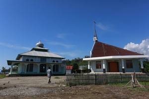 Gereja & Masjid yang Berdampingan di Sulawesi Utara