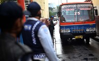 Dinas Perhubungan dan Transportasi (Dishubtrans) DKI Jakarta, Polri, TNI dan Satpol PP melakukan razia angkutan umum besar-besaran di Terminal Blok M.     