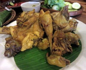 Sambel Hejo Sambel Dadak: Gurih Empuk Ayam Goreng Basah dan Cimplung Khas Purwakarta