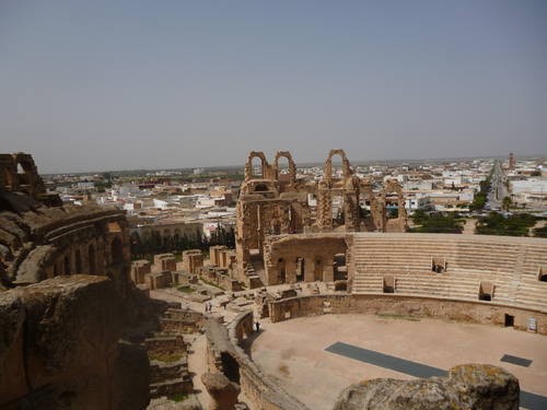 Colosseum Tak Cuma Ada di Roma!