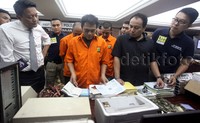 Para tersangka dihadirkan dalam jumpa pers di Mapolda Metro Jaya. Pool/Rengga Sancaya/detikFoto.
