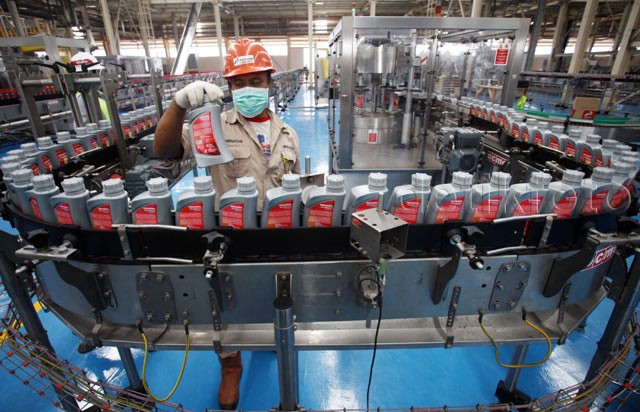 Melihat Produksi Pelumas Pertamina