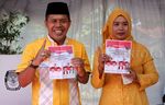 Calon Wakil Walkot Depok Nyoblos Bareng Istri