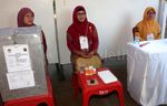 Jadi Petugas KPPS, Ibu PKK Berkebaya