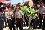 Kapolri Tinjau TPS Kampung Pilkada Depok