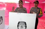 Kapolri Tinjau TPS Kampung Pilkada Depok