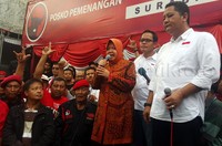 Risma dan Whisnu meminta kepada seluruh warga Surabaya untuk kembali bersatu, membangun kota menjadi lebih baik dan maju lagi.