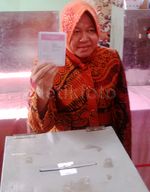 Risma Nyoblos di TPS 1