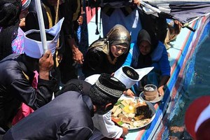 Kemeriahan Upacara Sedekah Laut Suku Bajo di Morowali, Sulteng