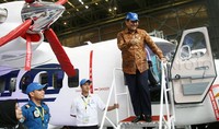 Luhut mengaku bangga dengan pesawat karya anak bangsa ini.