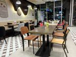 Menikmati Gelato Lembut dan Cokelat Hokkaido di Melt Me