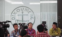 Wakil Sekjen PBNU Imam Pituduh menekankan solusi mundur bagi Setya Novanto sebagai Ketua DPR menjadi langkah terbaik. Novanto diharapkan berani mengambil sikap agar bisa menghentikan kegaduhan politik nasional.