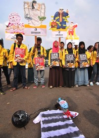 Mereka juga mendesak Setya Novanto segera mundur dari ketua DPR. Lamhot Aritonang/detikFoto.
