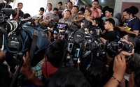 Kasubdit III Judisila Dittipidum Bareskrim Polri Kombes Umar Fana mengatakan, Nikita Mirzani dan PR dibekuk setelah manajer artis F dan germo O dibekuk. Kedua artis ini ditangkap di sebuah hotel mewah di kawasan Bundaran HI.