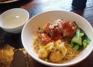 Enaknya Siang Ini Menyantap Mie Bebek yang Gurih Mantap