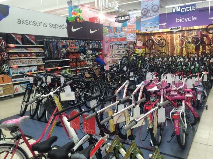 Peralatan Olahraga Diskon Hingga 70% di Carrefour