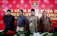 (Kiri ke kanan) Koordinator ICW Adnan Topan Husodo, pimpinan KPK nonaktif Bambang Widjojanto, Ketua PP Pemuda Muhammadiyah Dahnil Anzar Simanjuntak, dan Mantan Ketua KPK yang juga calon pimpinan KPK Busyro Muqoddas menjadi pembicara dalam diskusi tersebut.