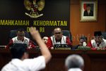 Luhut Bersaksi di Sidang MKD