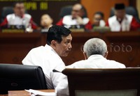 Salah satu yang ditanyakan kepada Luhut Pandjaitan dalam persidangan MKD, adalah tentang pertemuan Luhut yang disebut di rekaman soal pertemuan dengan bos PT Freeport James R Moffet atau Jim Bob di Amerika.