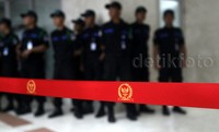Garis pembatas terpasang di sekitar area ruang sidang MKD.