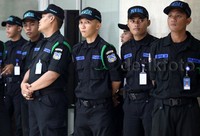 Pamdal DPR berjaga di depan ruang sidang MKD.