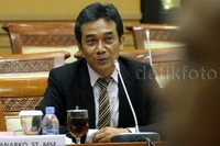 Salah satunya anggota Komisi III dari Fraksi Gerindra Muhammad Syafi'i yang mempertanyakan Sujanarko yang dinilainya setuju terhadap revisi Undang-Undang Nomor 30 Tahun 2002 tentang KPK. Lamhot Aritonang/detikFoto.