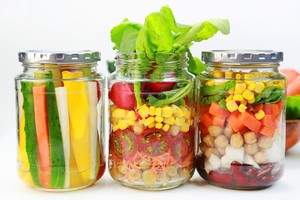  Deglazing  dan Salad Jar Tetap Digemari Banyak Orang