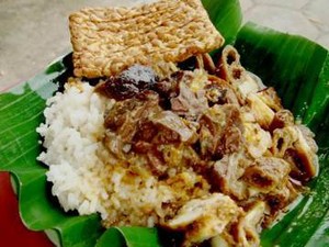 Sedap Hangat Nasi Gandul Khas Pati untuk Makan Malam!