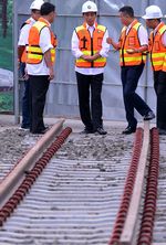 Jokowi Pantau Proyek Kereta Bandara Soekarno-Hatta