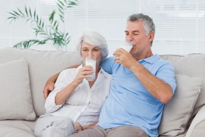 Pestisida dalam Susu Dikaitkan dengan Gejala Penyakit Parkinson