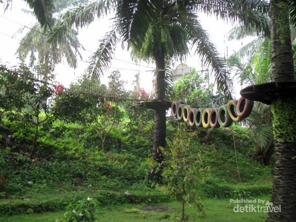 Rileks Tenangkan Pikiran Di Taman Edukasi Avros Medan