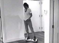 Seleb Hobi Hoverboard: dari Kendall Jenner Sampai Justin Bieber