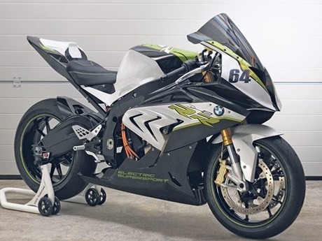 Ini Jagoan BMW di Ajang Balap TT Isle Tahun 2016