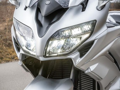 Lampu Keren Yamaha FJR1300, Ada Cornering Light