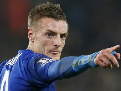 Bekuk Chelsea, Leicester ke Puncak Klasemen