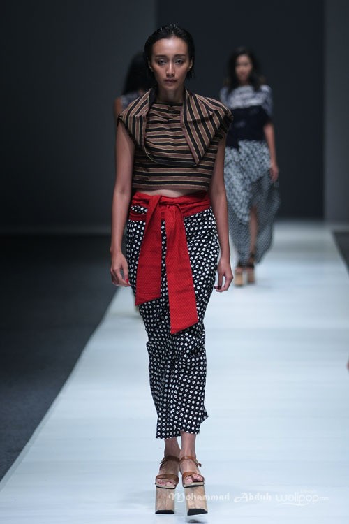 Lulu Lutfi Labibi Eyes to the Future Dewi Fashion Knight. Jakarta Fashion Week 2016 at Senayan City. Jakarta. [Foto: Mohammad Abduh/Wolipop]