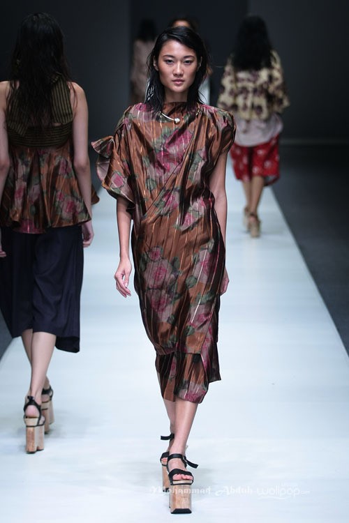 Lulu Lutfi Labibi Eyes to the Future Dewi Fashion Knight. Jakarta Fashion Week 2016 at Senayan City. Jakarta. [Foto: Mohammad Abduh/Wolipop]