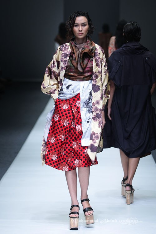 Lulu Lutfi Labibi Eyes to the Future Dewi Fashion Knight. Jakarta Fashion Week 2016 at Senayan City. Jakarta. [Foto: Mohammad Abduh/Wolipop]