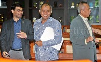 Agus Rahardjo berbincang dengan anggota Komisi III. Lamhot Aritonang/detikFoto.