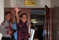 Akbar lalu tetap masuk ke ruang rapat MKD dan akan menyatakan perlawanan karena diperlakukan tidak adil. Saya akan lawan!! tegasnya. Lamhot Aritonang/detikFoto.