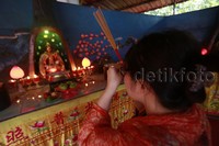 Selain patung Buddha tidur raksasa, memang ada juga ruang tri dharma dan tempat berdoa dengan patung 8 Pho Sat seperti Dewi Kwan Im.