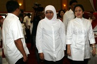 Mensos Khofifah Indar Parawansa dan Menko PMK Puan Maharani tiba di Kementerian Sosial untuk meluncurkan Gerakan Nasional Revolusi Mental.