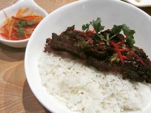 Mango Tree Bistro Tawarkan Kra Pao dan Kao Mok Khas Thailand
