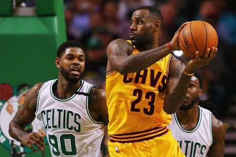 James 24 Poin, Cavs Bekuk Celtics